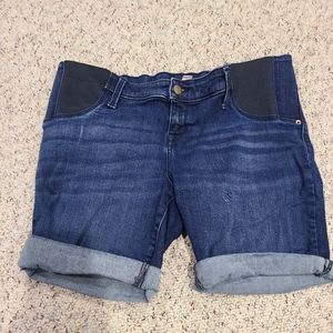 Maternity shorts